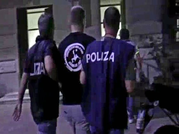 DETTAGLI E FOTO - Messina, operazione “Tunnel”. Eseguite dalla Polizia di Stato 12 misure cautelari 6 WhatsApp Image 2019 07 19 at 12.14.45