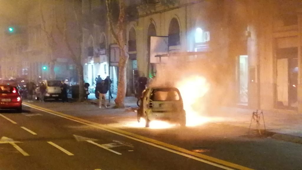 Smart in fiamme sulla via Garibaldi 26 IMG 20200203 183301