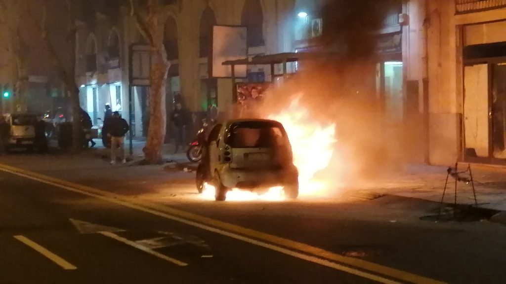 Smart in fiamme sulla via Garibaldi 24 IMG 20200203 183312