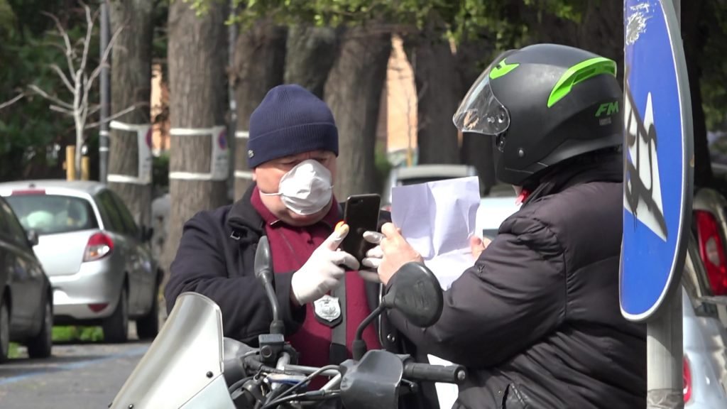 Messina ed il coronavirus: troppe auto per strada. Nonostante i controlli serrati. 6 00007.00 06 26 15.Immagine006