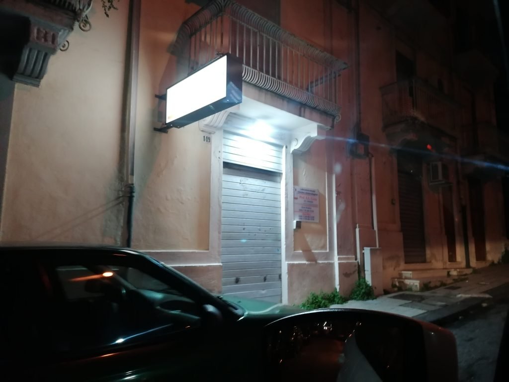 Viale Giostra: doppia tentata rapina a Farmacia e studio analisi. Rapinatore mancato in fuga 2 tentata rapina farmacia e centro analisi 4