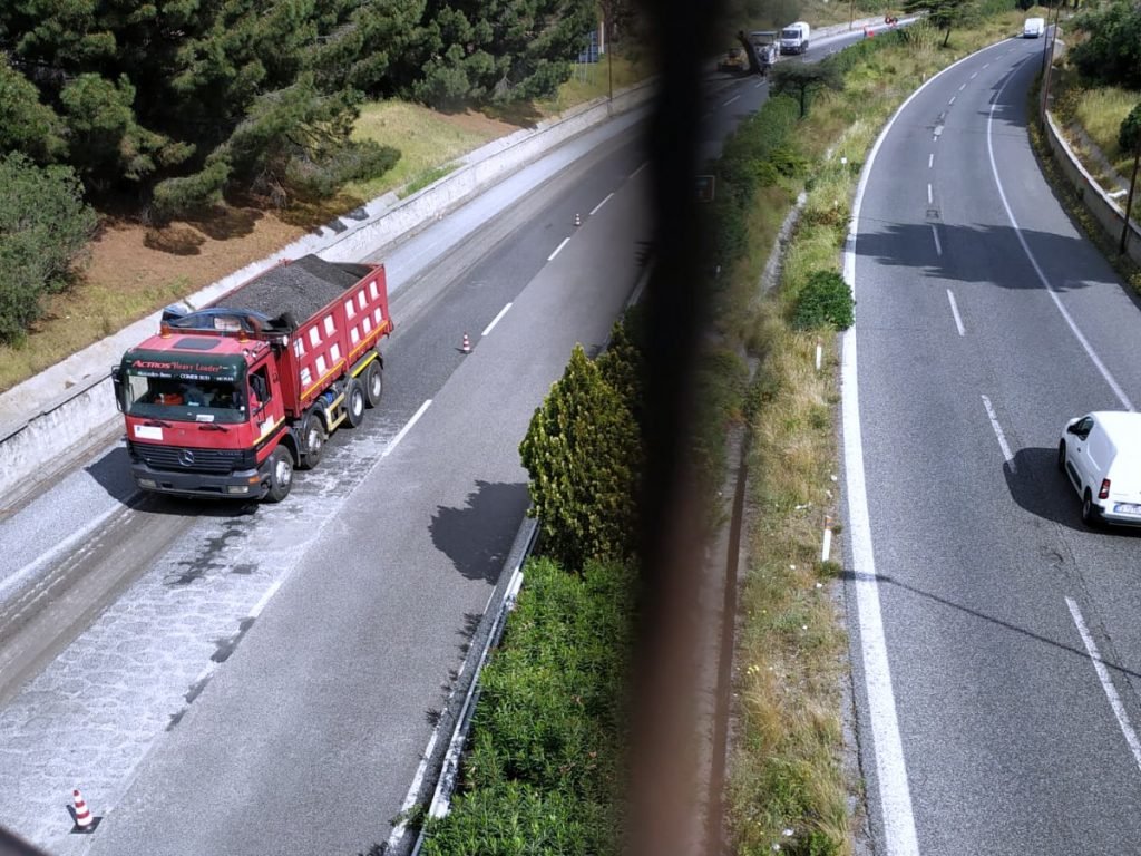 Camion scaricava detriti di scarifica nel torrente Ponte Schiavo. Fermato e deferito all'A.G. dalla Polizia Municipale 9 scarifica ponte schiavo 4