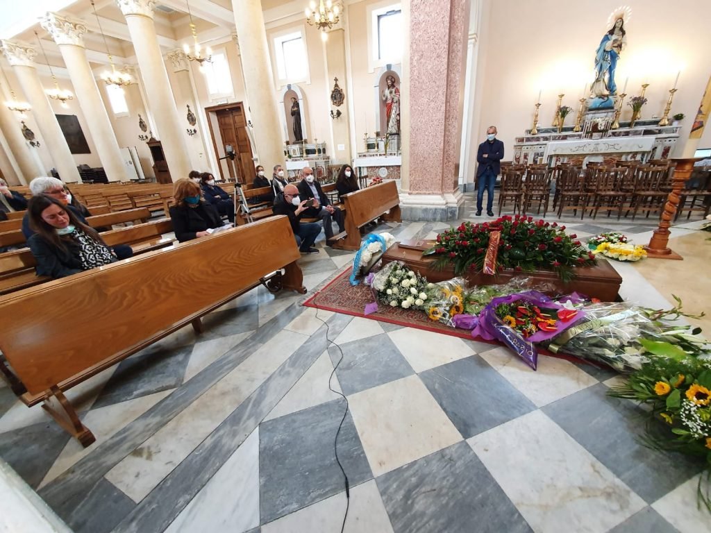 Ultimo saluto a Giuseppe Sanò. "Continua a difendere il tuo paese da lassù" 30 WhatsApp Image 2020 05 13 at 15.54.05