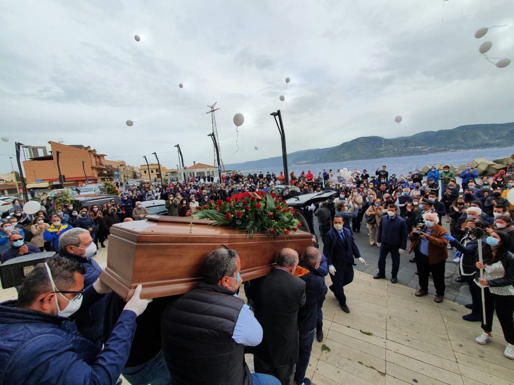 Ultimo saluto a Giuseppe Sanò. "Continua a difendere il tuo paese da lassù" 10 WhatsApp Image 2020 05 13 at 17.10.26 1