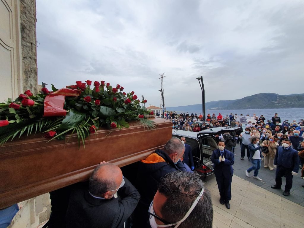 Ultimo saluto a Giuseppe Sanò. "Continua a difendere il tuo paese da lassù" 7 WhatsApp Image 2020 05 13 at 17.10.27 2