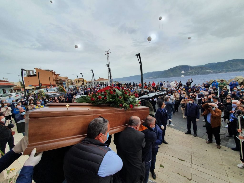 Ultimo saluto a Giuseppe Sanò. "Continua a difendere il tuo paese da lassù" 6 WhatsApp Image 2020 05 13 at 17.10.43