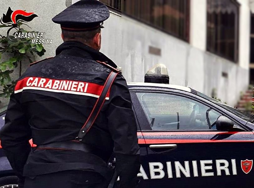 RUBA IN CASA E TENTA DI SCAPPARE, 32ENNE STRANIERO ARRESTATO DAI CARABINIERI,  ALLERTATI DAL PROPRIETARIO CHE AVEVA RICEVUTO L'ALLERTA ANTI INTRUSIONE SUL  SUO TELEFONO CELLULARE - voce di Sicilia